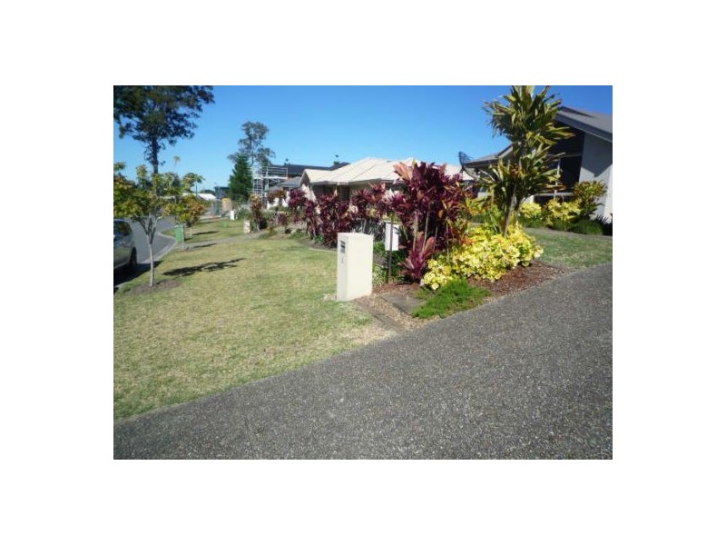 8 Dennis Vale Rd, Daisy Hill QLD 4127