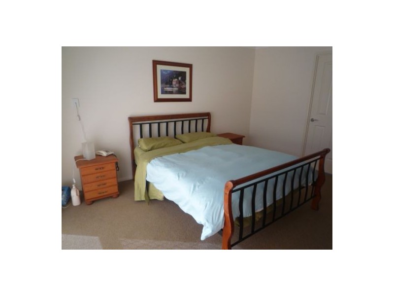 8 Dennis Vale Rd, Daisy Hill QLD 4127