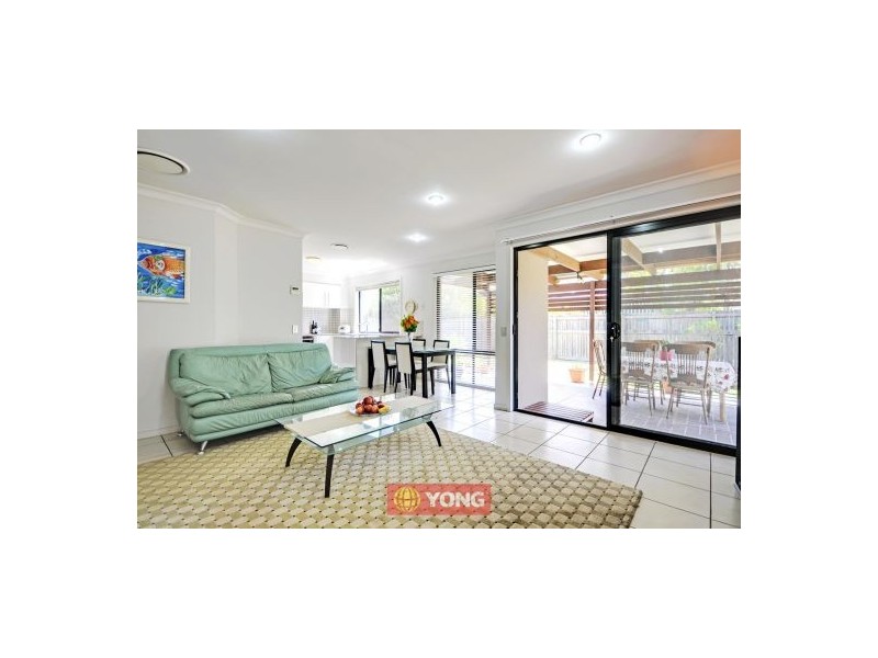 42 Hillardt St, Robertson QLD 4109