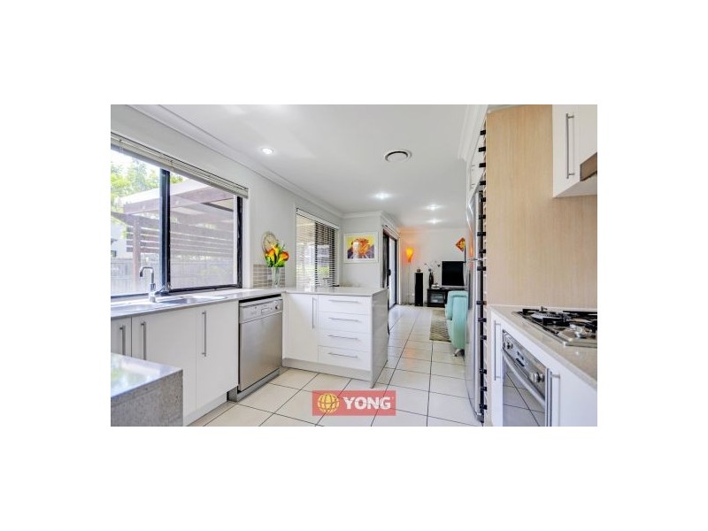 42 Hillardt St, Robertson QLD 4109