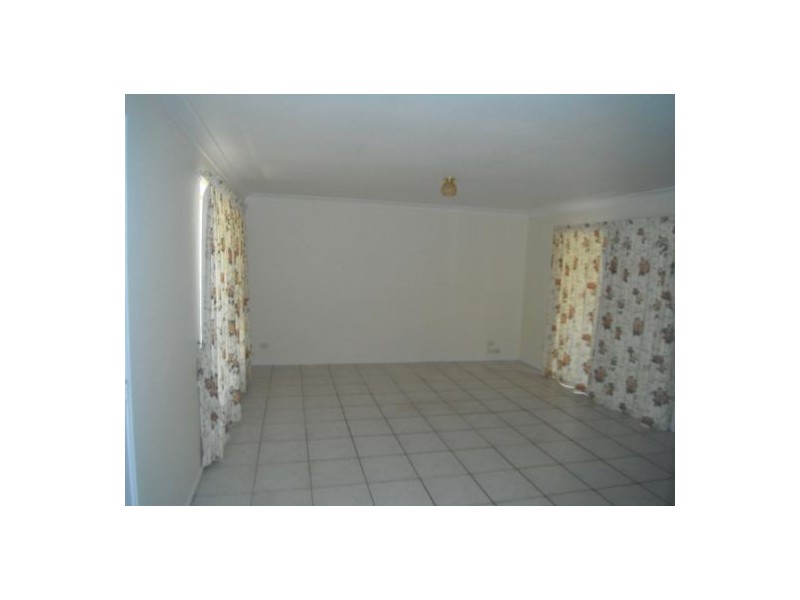 82 Federation Dr, Hillcrest QLD 4118