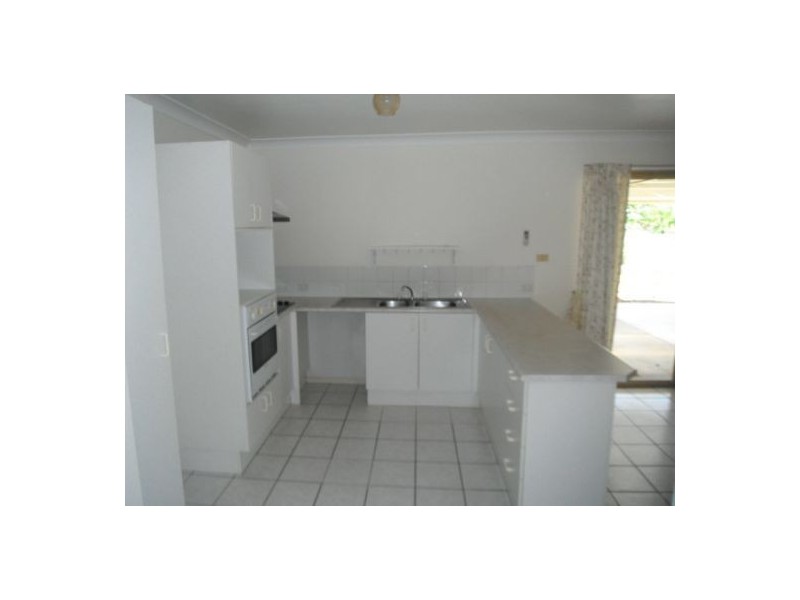 82 Federation Dr, Hillcrest QLD 4118