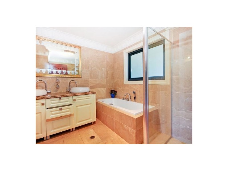 1 Amber Cl, Eight Mile Plains QLD 4113