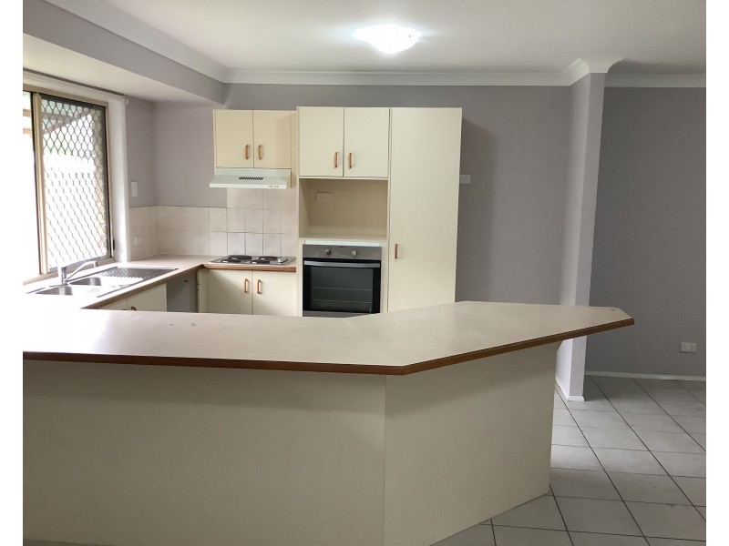 8 Curtis Place, Calamvale QLD 4116