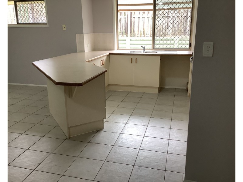 8 Curtis Place, Calamvale QLD 4116