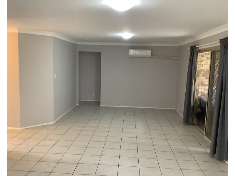 8 Curtis Place, Calamvale QLD 4116