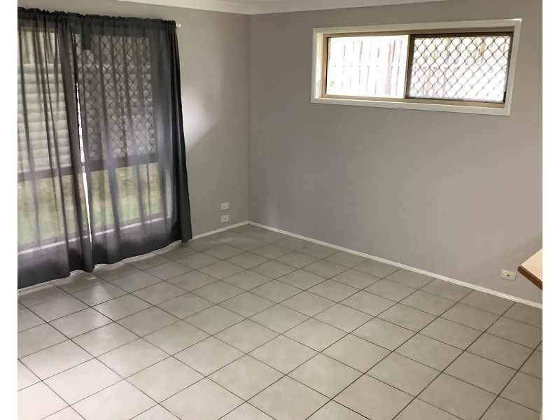 8 Curtis Place, Calamvale QLD 4116