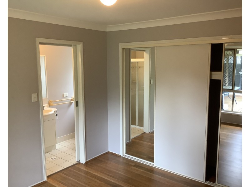 8 Curtis Place, Calamvale QLD 4116