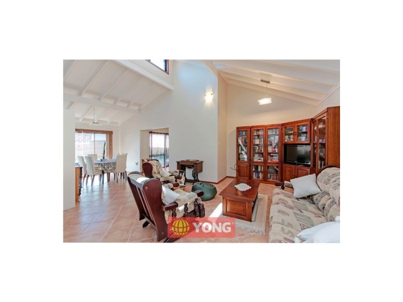 23 Saffron St, Robertson QLD 4109