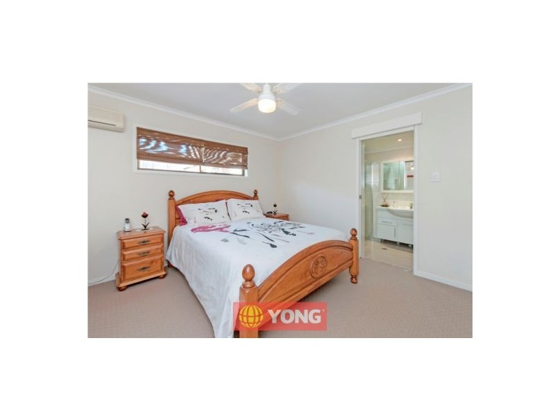 23 Saffron St, Robertson QLD 4109