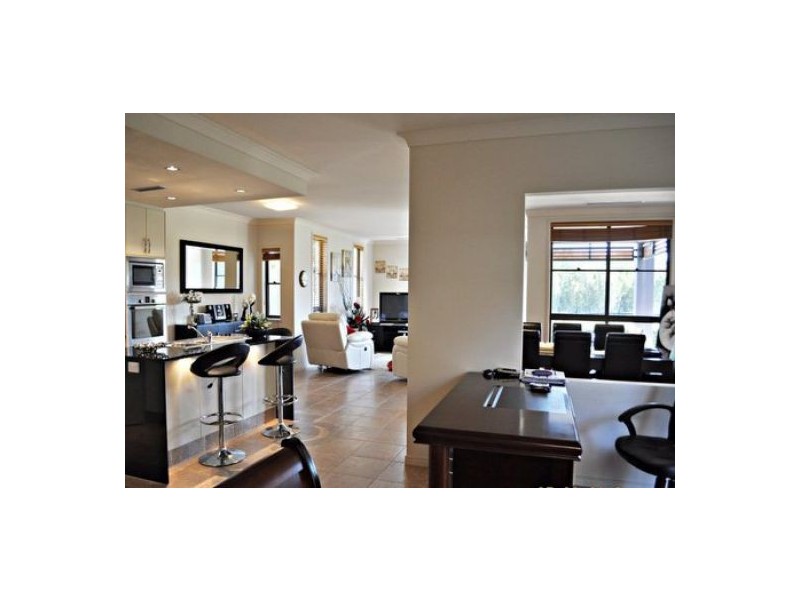 2035/1 Vistas Drive, Carrara QLD 4211