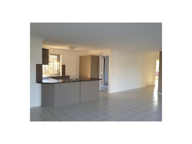 4 Pebbles Court, Berrinba QLD 4117