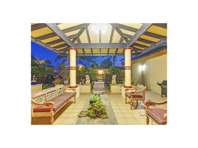 4 Commodore Dr, Birkdale QLD 4159