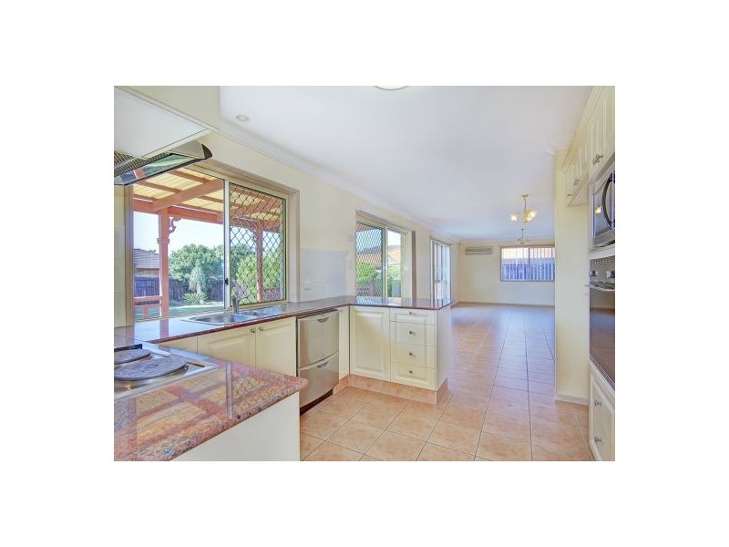 19 Gordon Pl, Parkinson QLD 4115