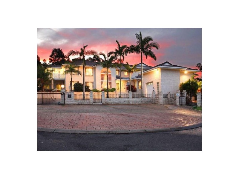 8 Lytham Ct, Cornubia QLD 4130