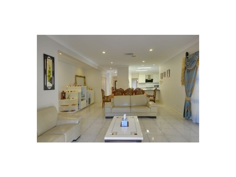 8 Lytham Ct, Cornubia QLD 4130