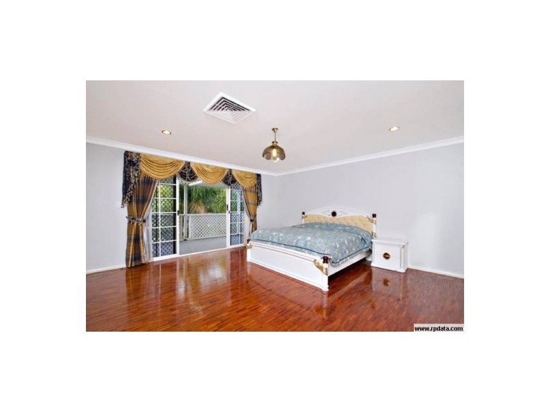 8 Lytham Ct, Cornubia QLD 4130