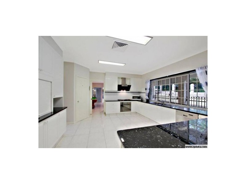 8 Lytham Ct, Cornubia QLD 4130