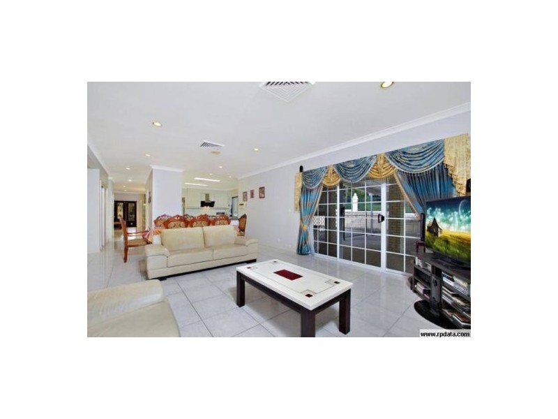 8 Lytham Ct, Cornubia QLD 4130