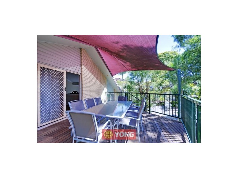 13 Nevern St, Macgregor QLD 4109