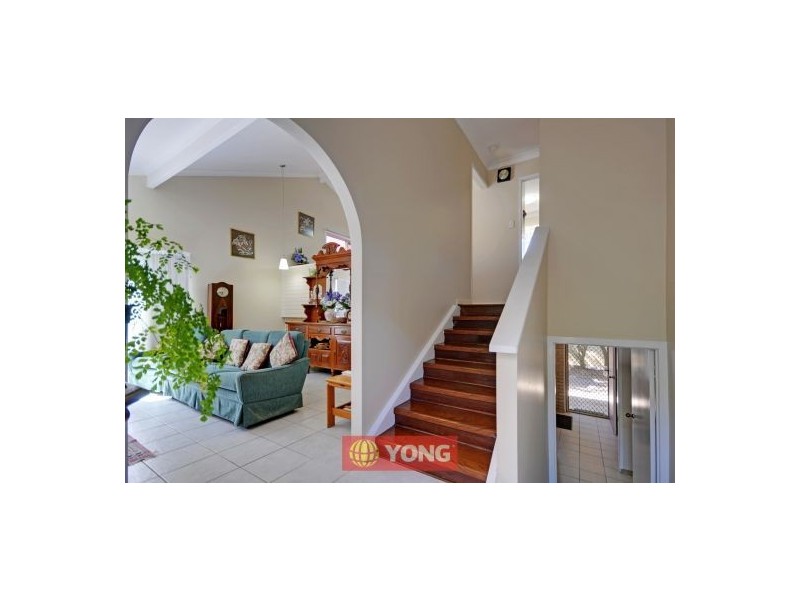 13 Nevern St, Macgregor QLD 4109