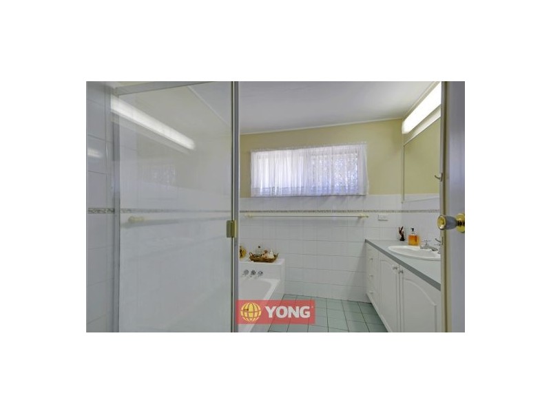 13 Nevern St, Macgregor QLD 4109