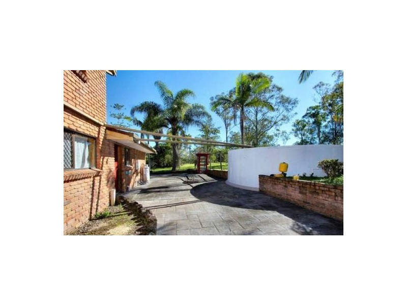 86 Rosina Rd, North Maclean QLD 4280