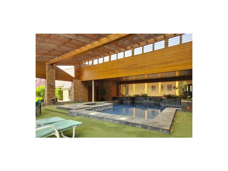 3 Mckinley Ct, Mount Ommaney QLD 4074