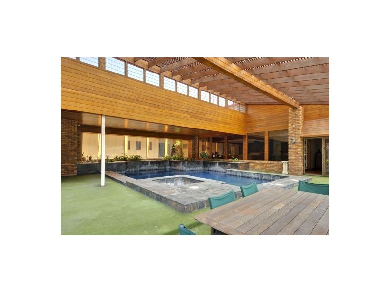 3 Mckinley Ct, Mount Ommaney QLD 4074