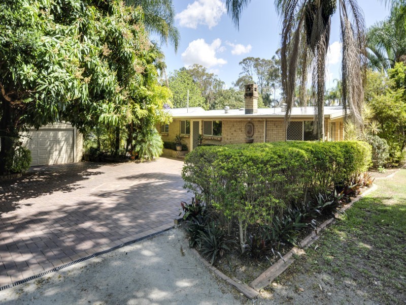 377 Middle Rd, Greenbank QLD 4124