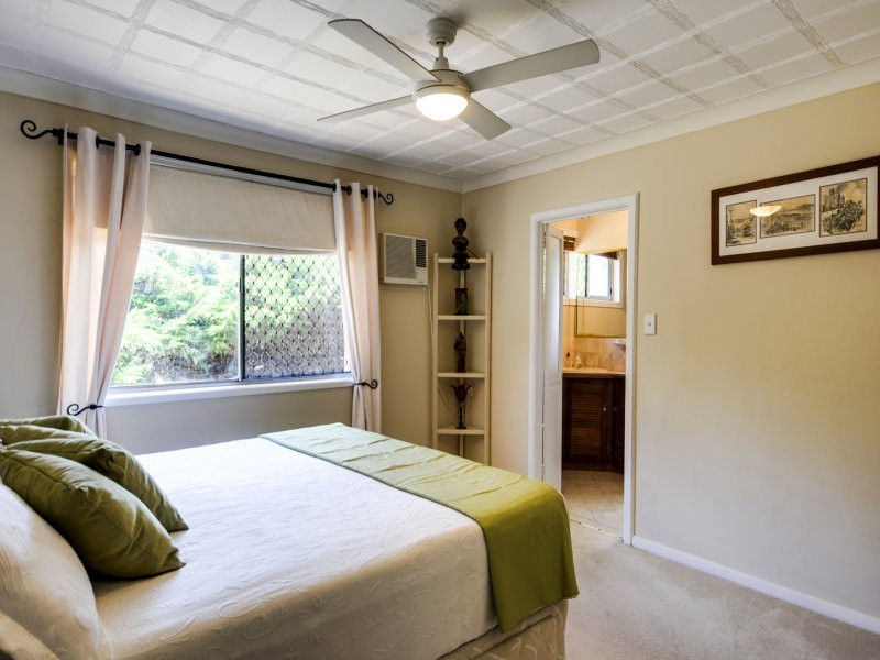 377 Middle Rd, Greenbank QLD 4124