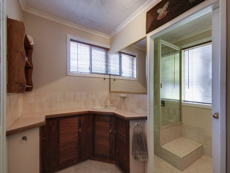 377 Middle Rd, Greenbank QLD 4124