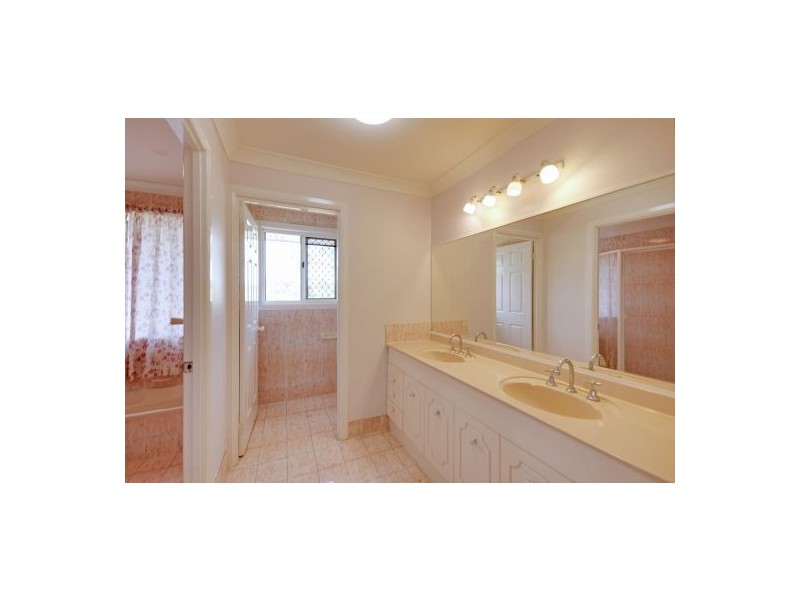 2 Harlech Court, Cornubia QLD 4130