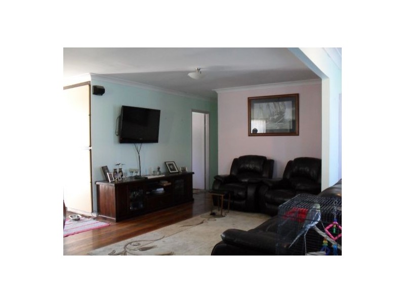 9 Maple St, Kingston QLD 4114