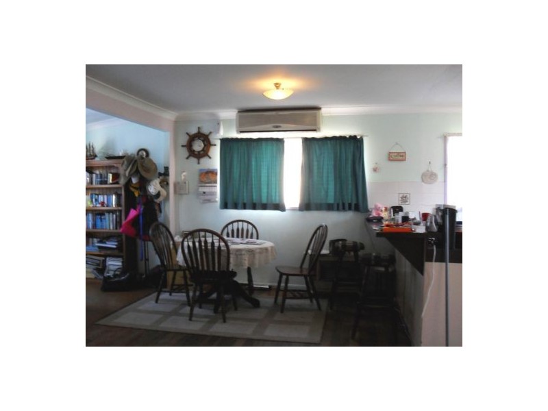 9 Maple St, Kingston QLD 4114