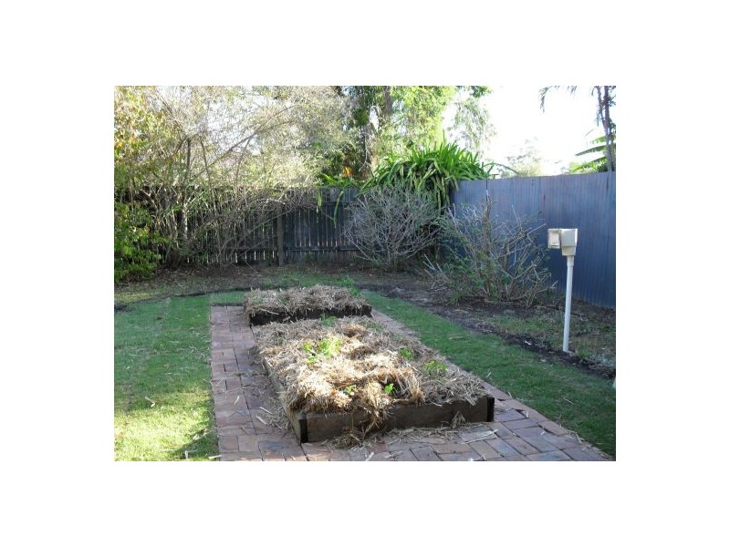 9 Maple St, Kingston QLD 4114