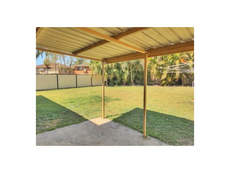 182 Pinelands Rd, Sunnybank Hills QLD 4109