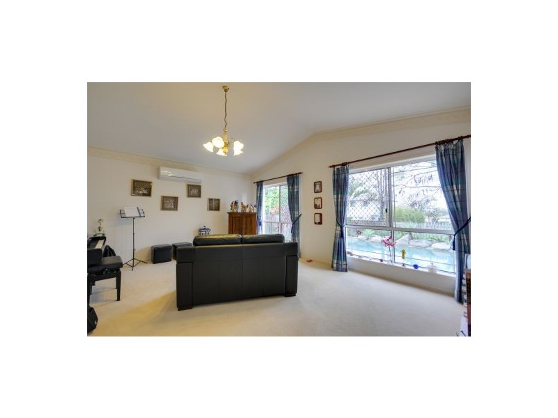 25 Poinciana Cr, Stretton QLD 4116