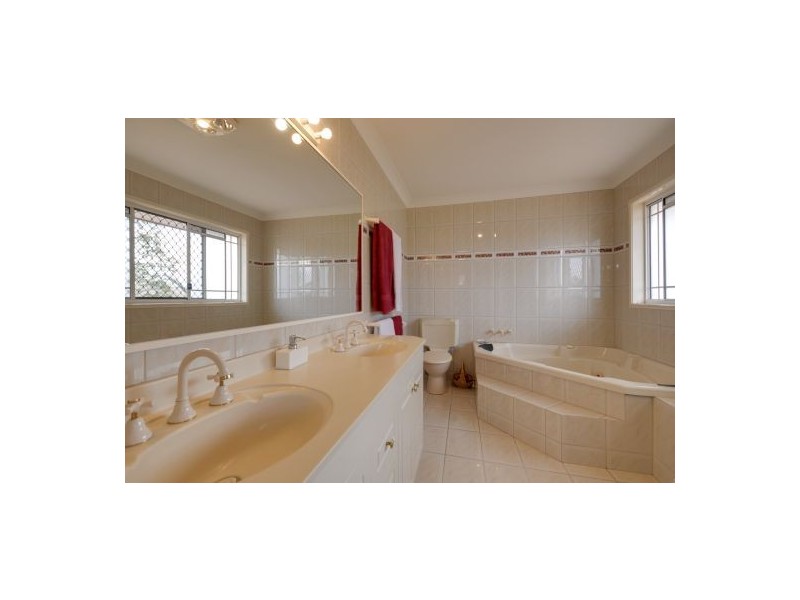 25 Poinciana Cr, Stretton QLD 4116