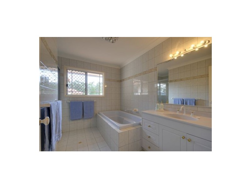 25 Poinciana Cr, Stretton QLD 4116