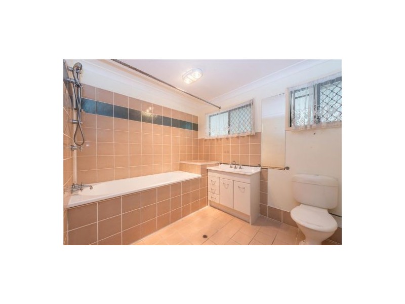 4 Coronado St, Browns Plains QLD 4118