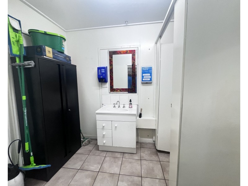 Shop 3, 40 Johnson Rd, Hillcrest QLD 4118