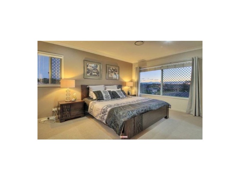 3 Larapinta Cct, Parkinson QLD 4115