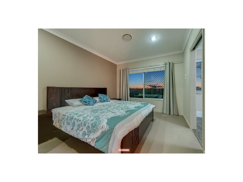 3 Larapinta Cct, Parkinson QLD 4115