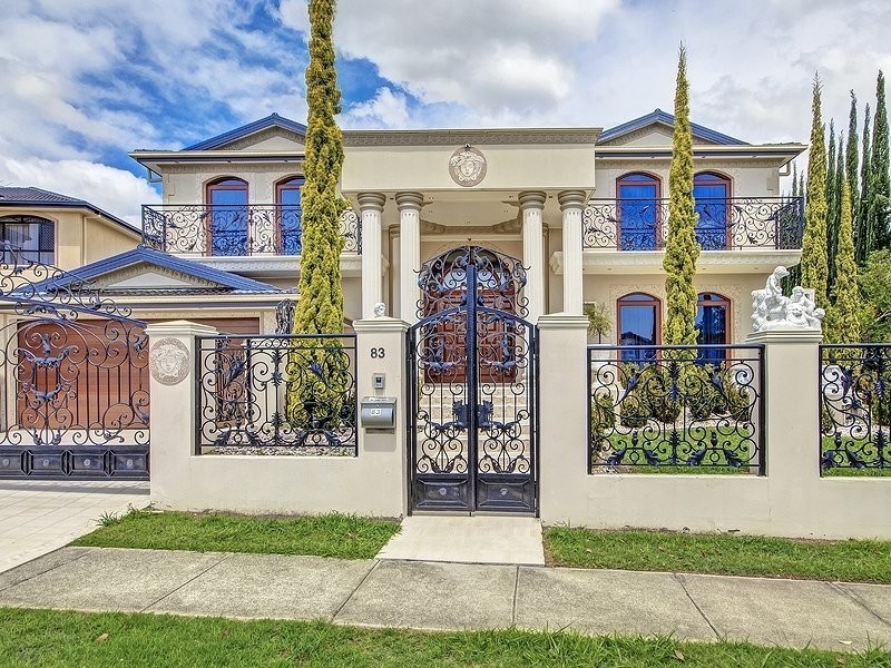 83 The Parkway, Stretton QLD 4116