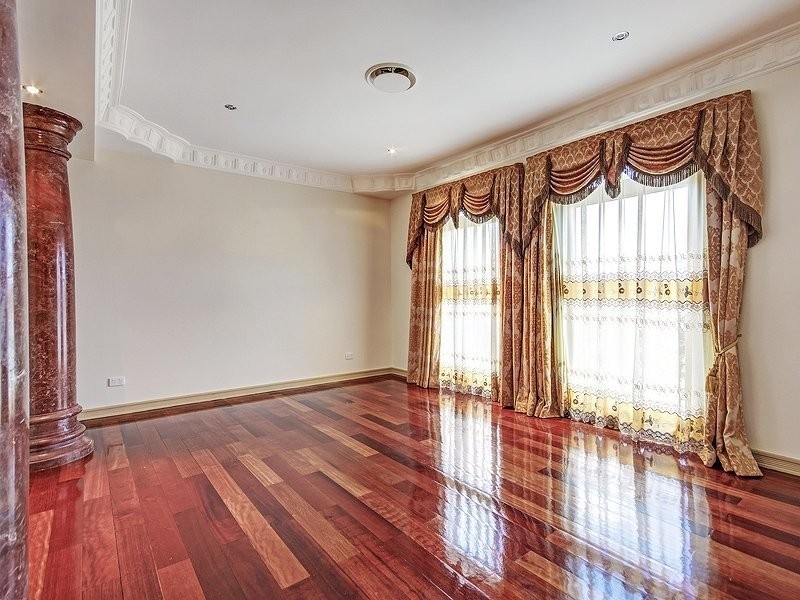 83 The Parkway, Stretton QLD 4116