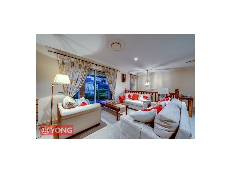 4 Capstan Pl, Macgregor QLD 4109