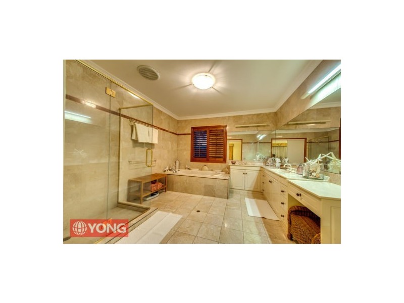 4 Capstan Pl, Macgregor QLD 4109