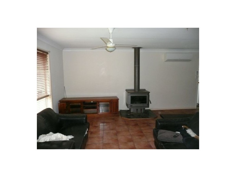 9 Lucida Ct, Regents Park QLD 4118