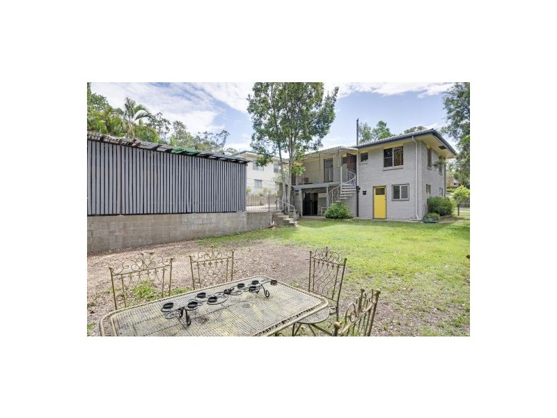 7 Praeger St, Chapel Hill QLD 4069